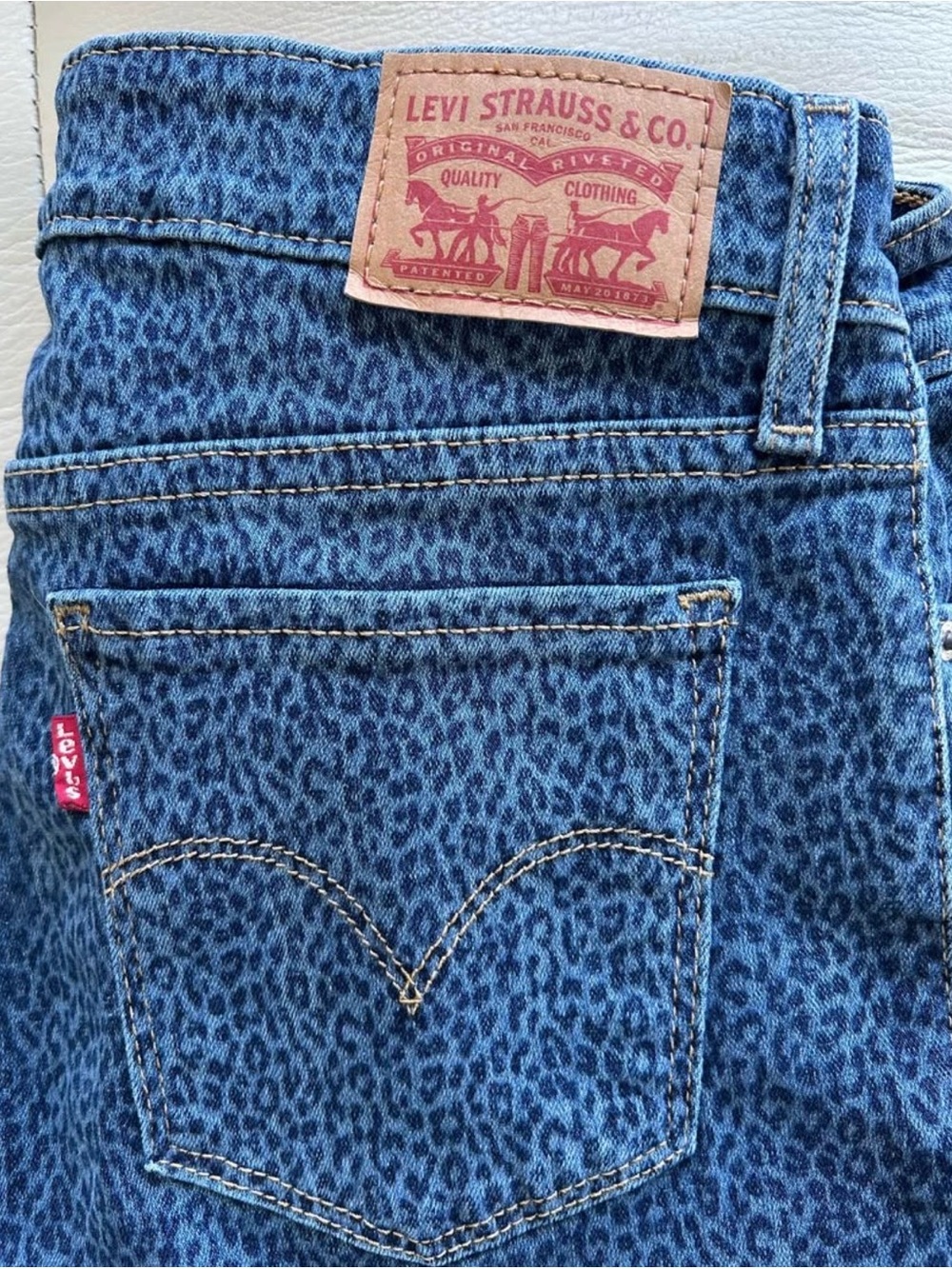 Levi's High-Rise Blue Leopard-Print Jeans